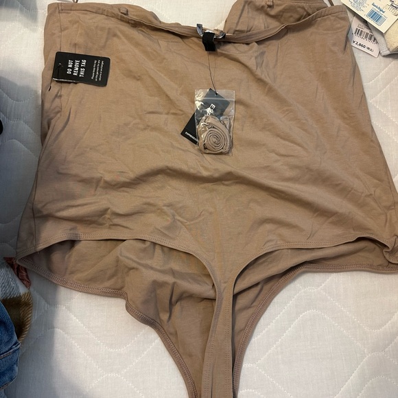 Express Bodysuit - Picture 3 of 3